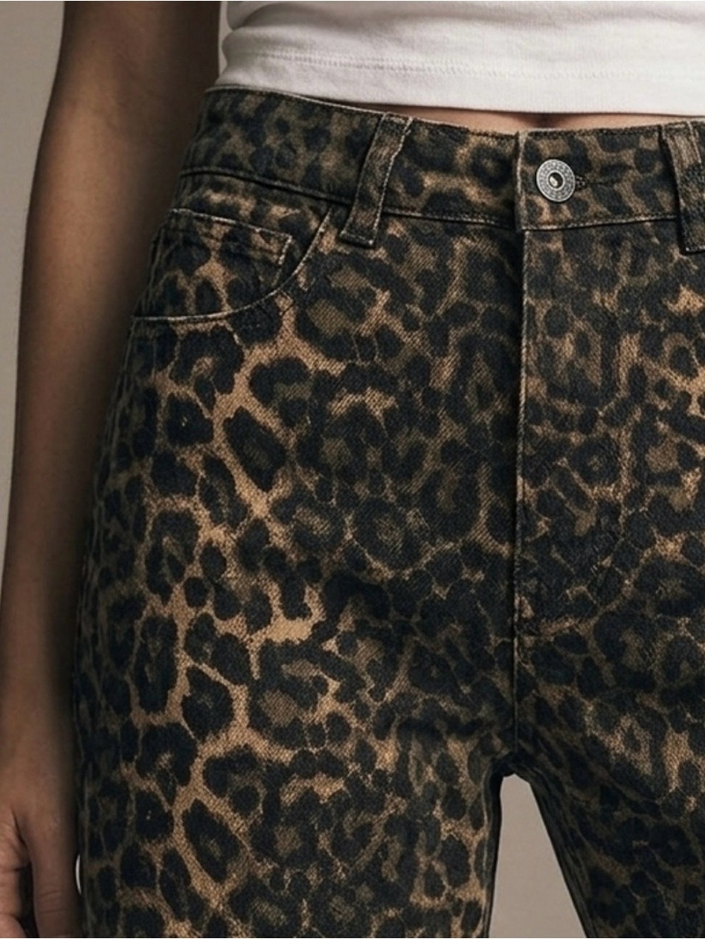 Q2 Leopard-Print High-Rise Jeans — Brown & Black